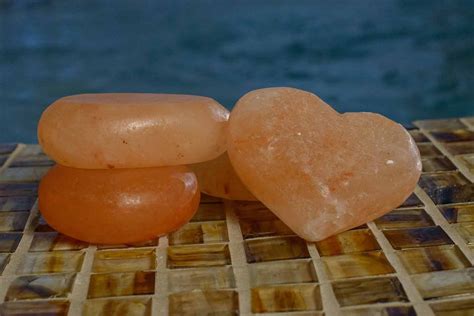 Wave Crest Massage Himalayan Salt Stone Massage And The Benefits