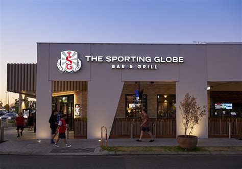 The first issue was published on 22 july 1922, and for the first four weeks it was published only on saturday evenings; The Sporting Globe Bar & Grill franchises