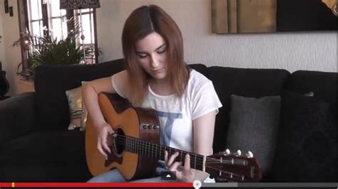 Lirik hotel california oleh eagles. Keren, Gadis Cantik Piawai Mainkan Gitar untuk Lagu Hotel ...