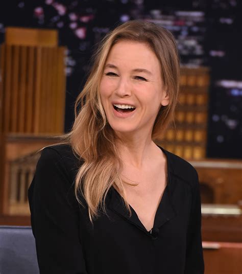 She graduated from the university of missouri with honors in 1954 with honors in theatre and film studies at the university of missouri. Renee Zellweger - Renee Zellweger Photos - Renee Zellweger ...