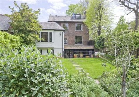 Jun 25, 2021 · volles haus! Lewis Hamilton Houses: A List of the Luxurious Properties ...