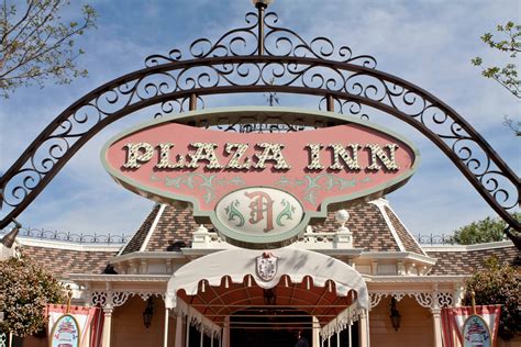 Disneyland's Plaza Inn Restaurant