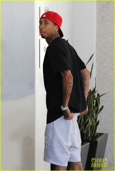Full Sized Photo Of Kylie Jenner Runs Errands With Tyga After Calling