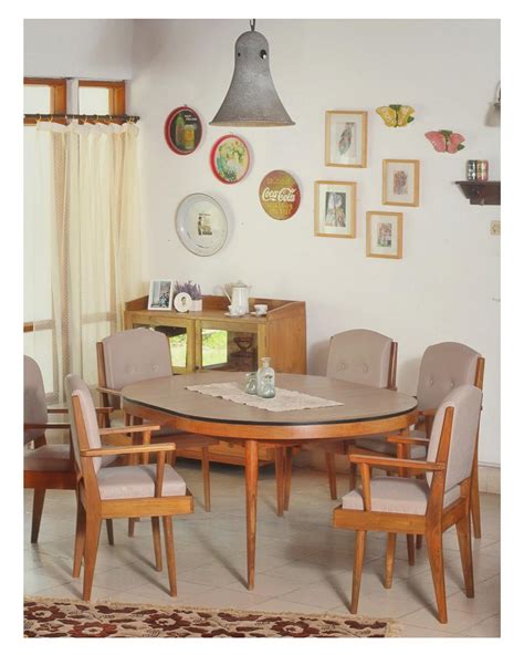 Bagian ini terbilang krusial karena perannya sebagai 'garda terdepan' dalam menyambut tamu yang datang. 27 Desain Ruang Tamu Minimalis Bergaya Klasik Vintage ...