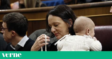 Las Mujeres Siguen Siendo Quienes Cuidan A Los Niños En España Verne
