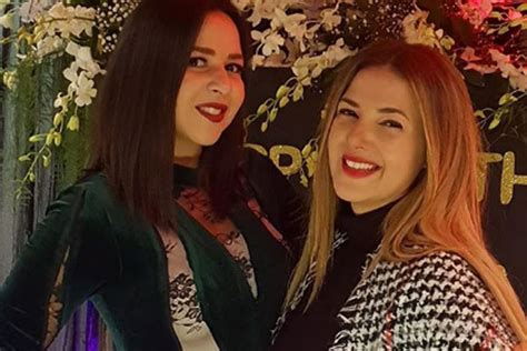 روزناما و سينرجيتابعونا علي الفيسبوك. دنيا وإيمي تحتفلان بعيد ميلاد دلال عبد العزيز