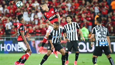 A relação entre gabriel barbosa e santos é eterna. Flamengo vence Santos em casa e sai em vantagem na Copa do ...