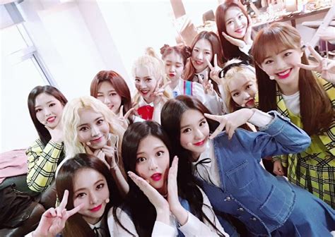 Maybe you would like to learn more about one of these? LOONA revela el nombre de su club de fans antes del debut ...