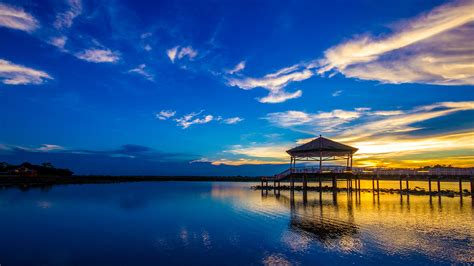 Sunset Twilight At The Reservoir With Pavilion Bueng Si Fai Phichit