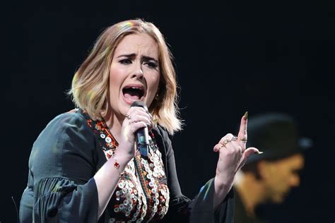 Adele Files For Divorce From Her Husband Simon Konecki Independentie