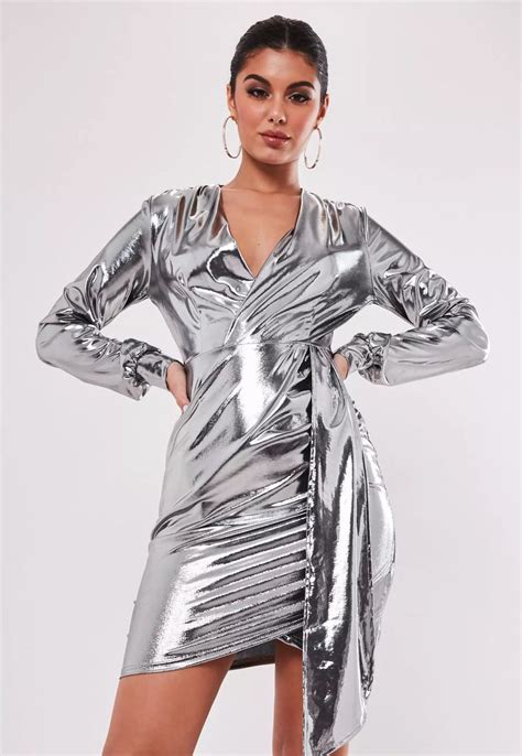Pin On Metallic Dress Outfits