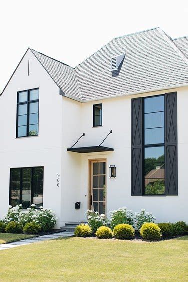 8 Modern Farmhouse Exteriors That Channel The Best Of Both Worlds Hunker