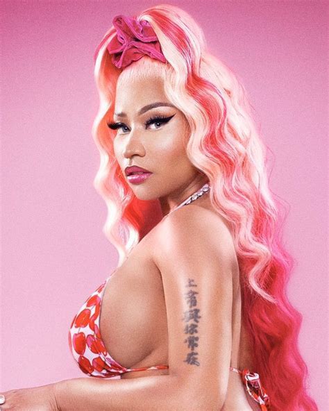 Buzzing Pop On Twitter “super Freaky Girl” By Nicki Minaj Re Enters