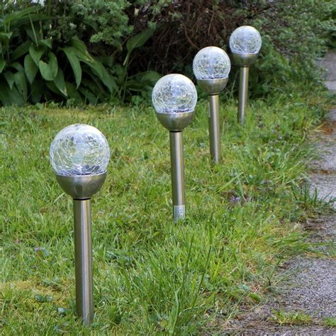 Senkt sich die dämmerung über den garten, verschwindet die ganze blumenpracht im dunkeln. 4er Set LED Solar-Lampen Edelstahl/Glas Ø 8 cm Garten ...