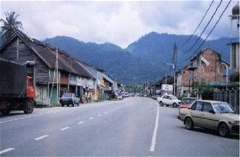 Air hitam falls batu kurau perak 34500 malaysia. Asam Garam 2 PUTERI: Sejarah dan Pelancongan: Batu Kurau Perak