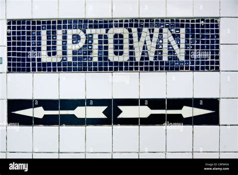 Uptown Subway Sign Brooklyn Nyc Stock Photo Alamy