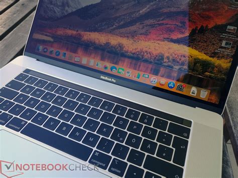 Apple Macbook Pro 15 2018 26 Ghz 560x Laptop Review Notebookcheck