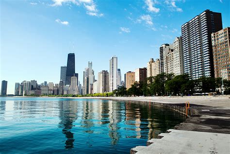 Lakefront Trail North Divvy Bikes