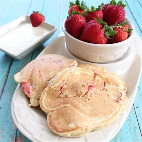 Fresh Strawberry Filled Pancakes With Cream Cheese Syrup Syrup Recipe