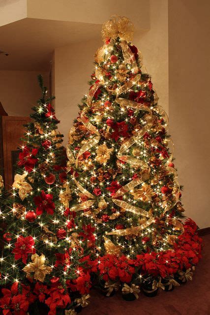 Rose gold christmas decorations elegant christmas trees christmas tree design gold christmas tree christmas tree themes how to decorate a custom christmas tree dvd. 42 Amazing Red And Gold Christmas Décor Ideas - DigsDigs