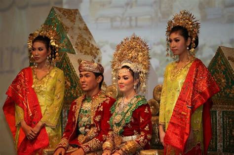 16 Jenis Dan Ciri Khas Pakaian Adat Sumatera Barat Guratgarut Porn