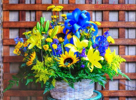 The internet is abundant with ads from order gathering sites that represent themselves to service annapolis but do not have a local address or phone number. The Annapolis by Donna in Annapolis, MD | Flowers by Donna