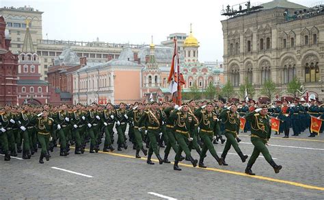 Даст ли погода пролететь самолетам над красной площадью. Известные западные СМИ отреагировали на парад Победы в Москве