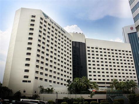 Senarai barisan ahli mesyuarat kerajaan negeri (exco) johor yang baharu bakal diumumkan hari ini setelah mendapat perkenan sultan johor, sultan ibrahim. 10 Senarai Hotel di Johor Bahru © LetsGoHoliday.my