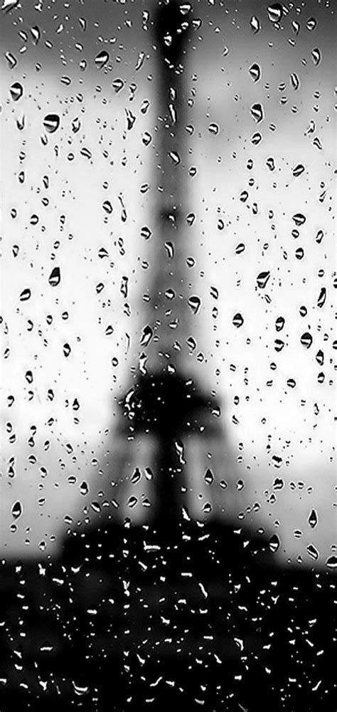 Eiffel Tower In Rain Through Car Window Note10wallpapers