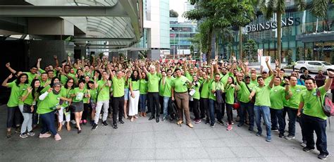 A penalty of rm500 is applicable should you terminate the service before 9. 1,000 Maxis employees take on frontliner roles to help ...