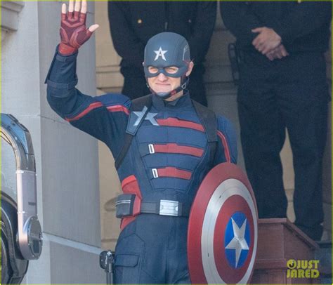 Wyatt Russell Looks Just Like Captain America In Debut Look At Us Agent