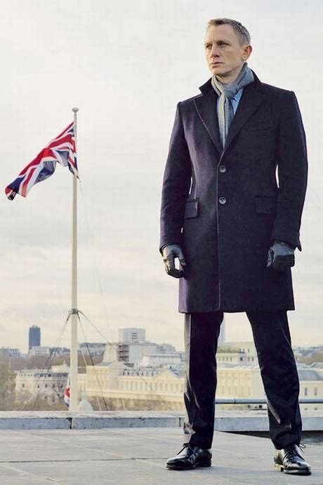 Pin By Taylor Bowes On Masculinity James Bond Style Mans Overcoat