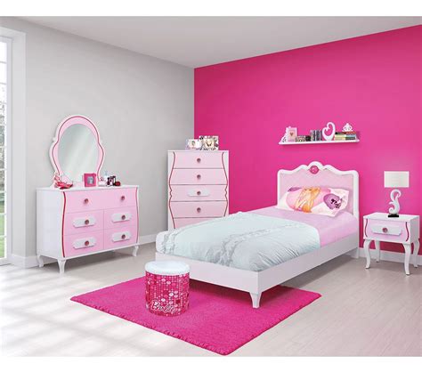 Barbie's crocheted bedroom set pattern. Barbie Bedroom In A Box W/Chest | Barbie room, Barbie ...