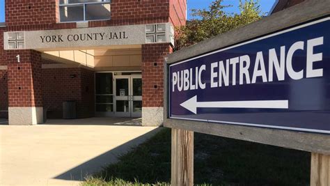 Maine Cdc Looking Into Lack Of Face Coverings In York County Jail Outbreak
