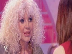 Donatella rettore, also simply known as rettore is an italian singer and songwriter. Donatella Rettore gravemente malata: la cantante lascia Tale e Quale