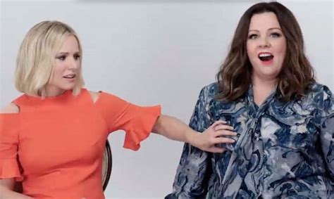 Kristen Bell And Melissa Mccarthy Feel Each Other Up And Its Hilarious