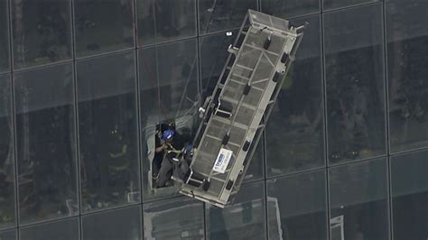 Video Window Washers Rescued From 1 Wtc Scaffolding Abc News