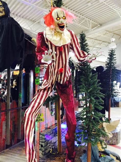 Clowns Are Really Big This Year For Halloween Literally 94 3 The Drive Winnipeg S Classic