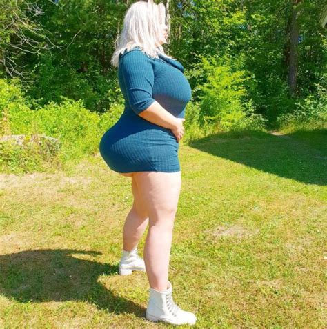 This Young Lady Is Determined To Achieve Worlds Largest Bum Photos Theinfong