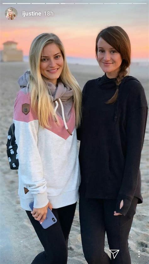 Justine And Jenna Celebrities Female Hoodies Womens Friendship
