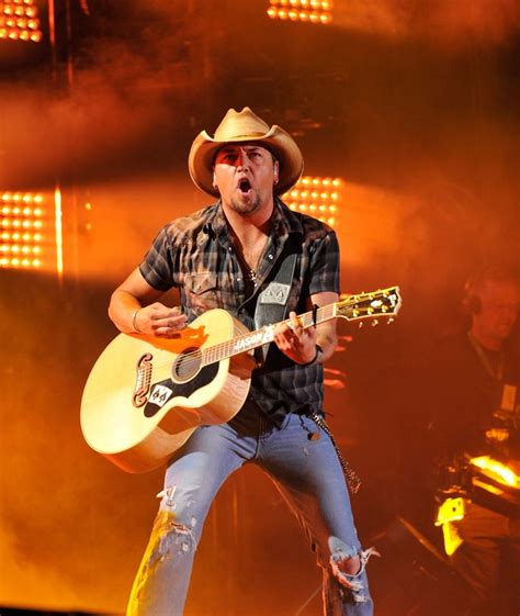 Jason Aldean Turns Up The Volume On Tour Country Singers Country Music