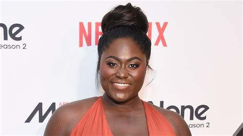 Orange Is The New Black Star Danielle Brooks Reveals Shes 5 Months
