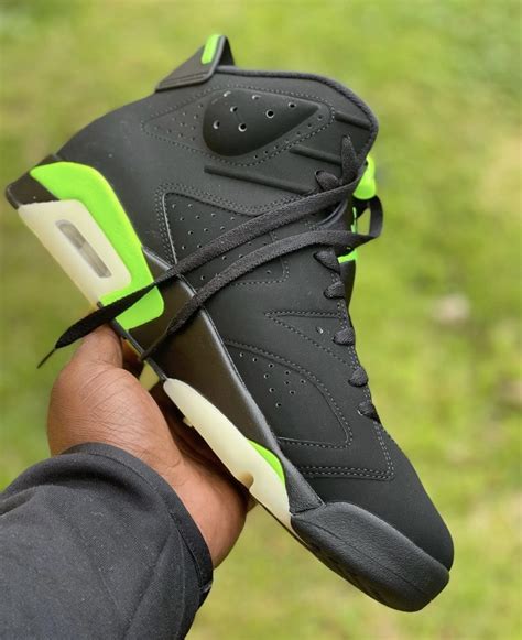 Unboxing Air Jordan 6 Retro Electric Green Does Not Glow In The