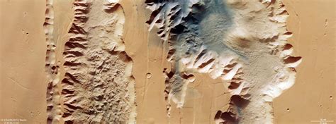 The Grandest Canyon In The Solar System Mars Express Captures