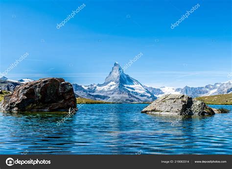 Matterhorn Stellisee Lake Zermatt Switzerland — Stock Photo © Topntp