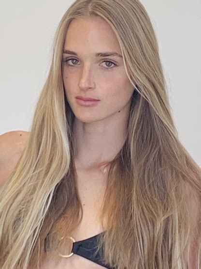 Bella Viviens Models