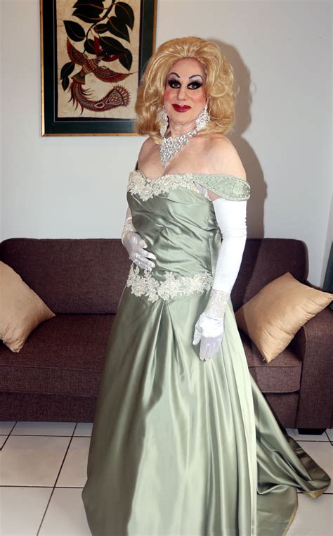 Satin Gown Drag Queens Green Satin Crossdressers Portion Gowns Tv