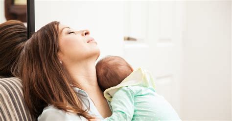How To Bond With Your Baby If Theyre Born Via Surrogacy According To