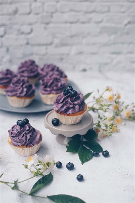 Vanille Cupcakes mit Blaubeer- Mascarpone - Topping