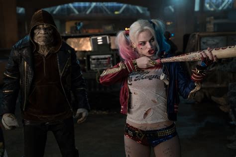 Suicide Squad Footage Teases Harley Quinn Jester Costume Business Insider